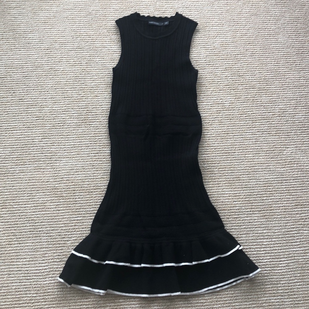 Karen Millen sweater dress w/black & white ruffle